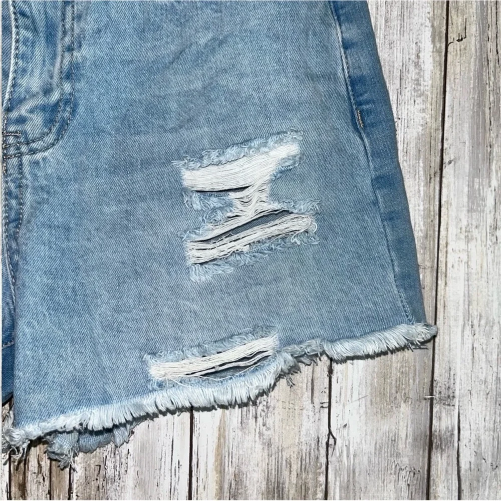 NWT YMI One Button High Rise Distressed Shorts - Picture 3 of 5